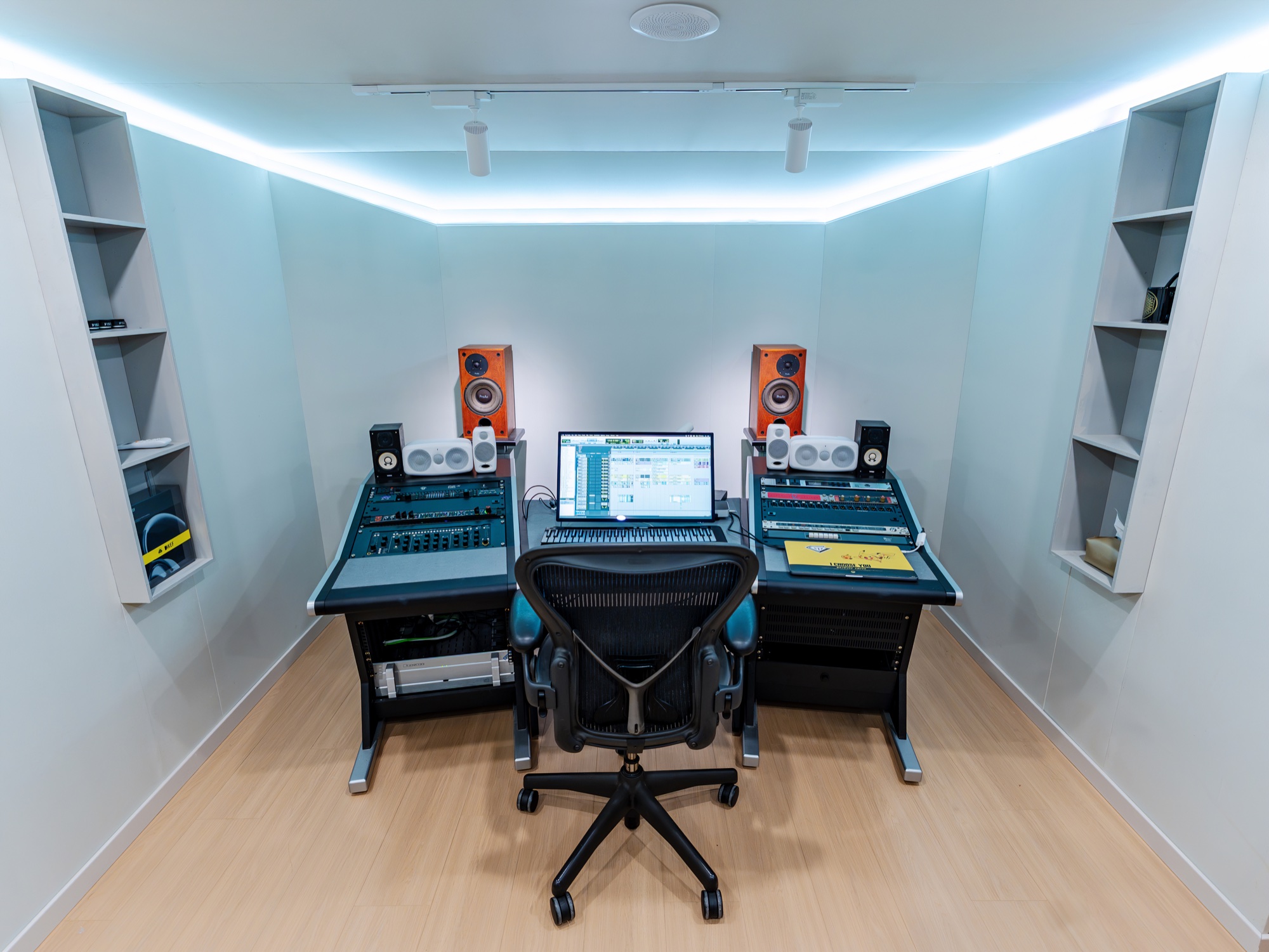 Studio C 音频编辑与轻量制作空间